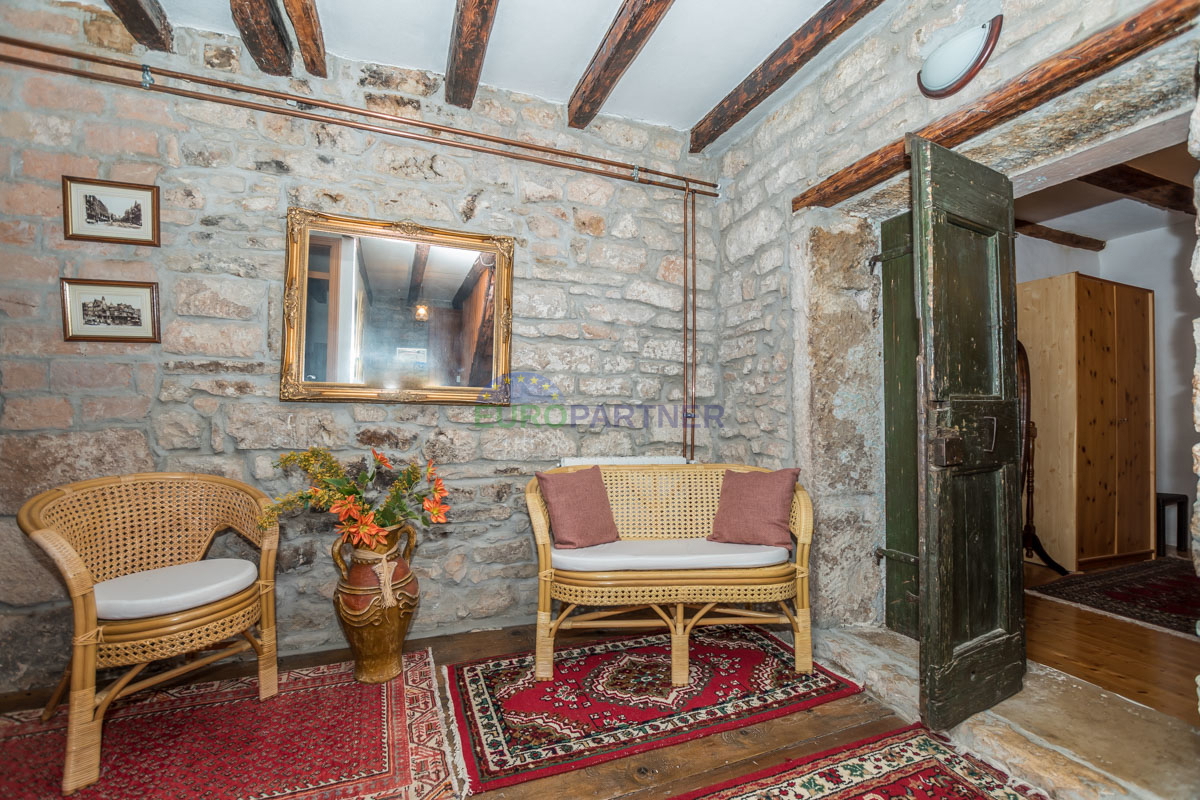 Istria, Marčana: Casa in pietra con piscina e ampio cortile