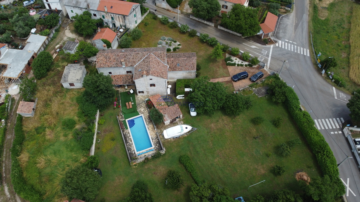 Istria, Marčana: Casa in pietra con piscina e ampio cortile