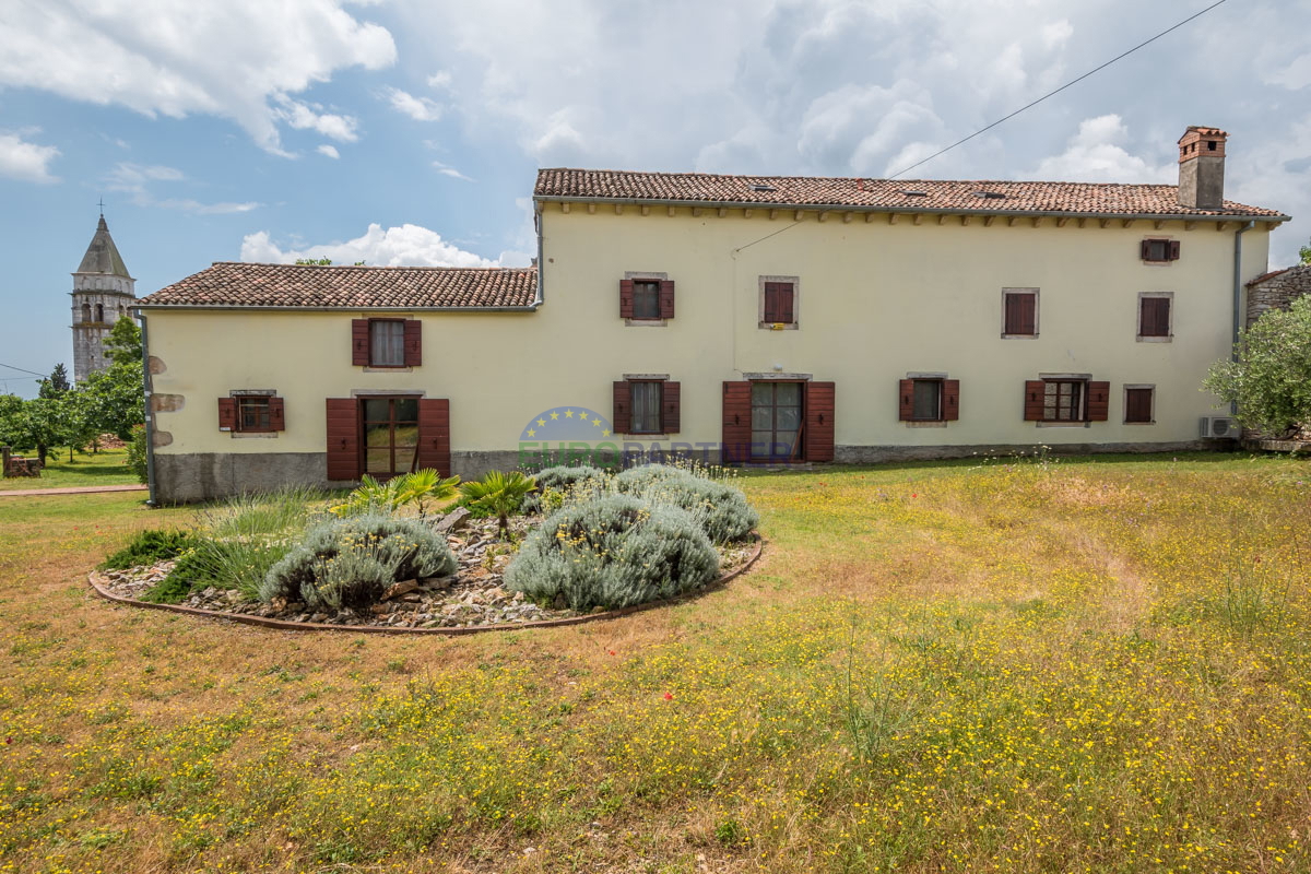 Istria, Marčana: Casa in pietra con piscina e ampio cortile