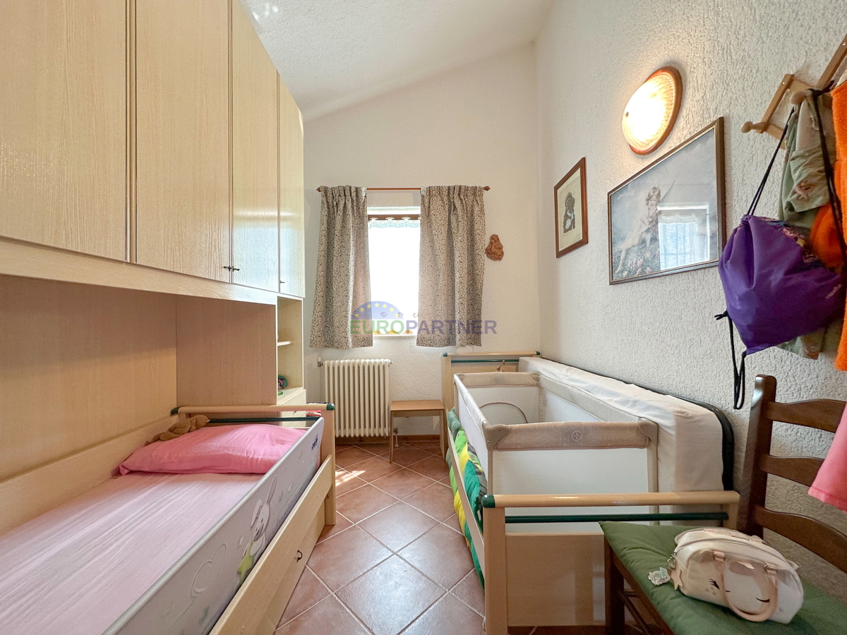 Una casa con un grande appezzamento di terreno vicino al mare a Rovigno