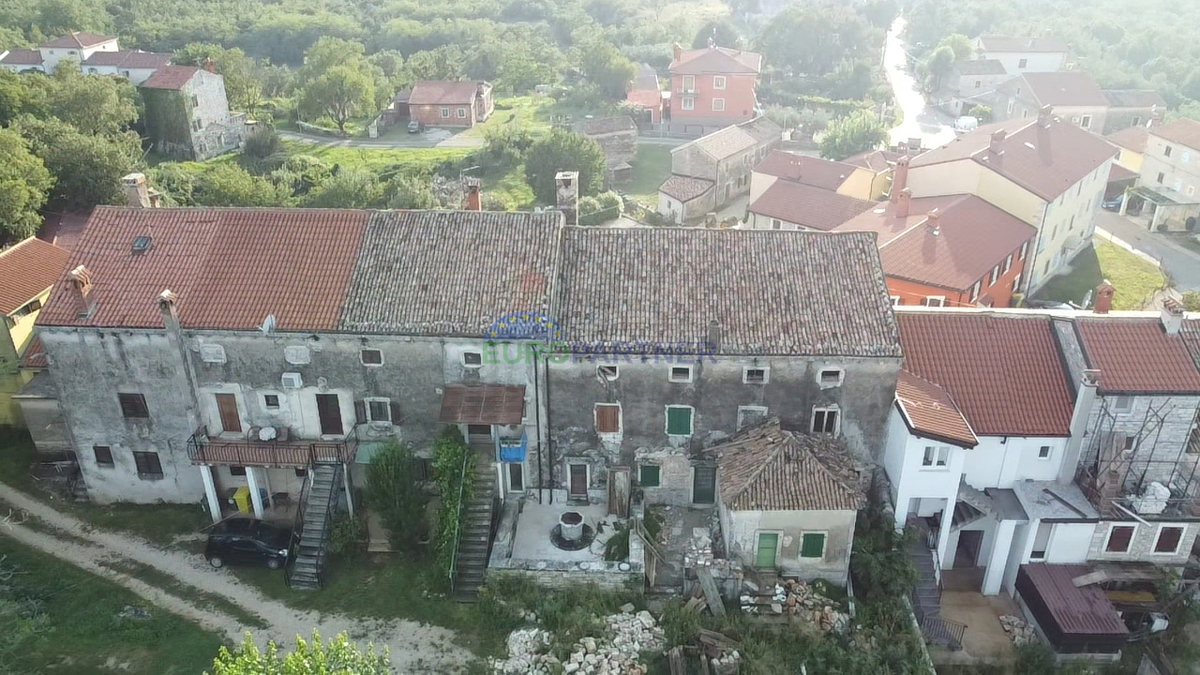 Un pezzo d&apos;antiquariato in fase di ristrutturazione vicino a Buie