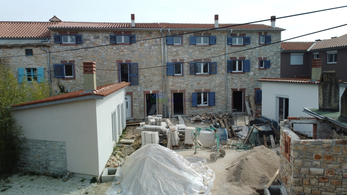 ISTRIA, Svetvinčenat, dintorni - Casa in pietra con piscina