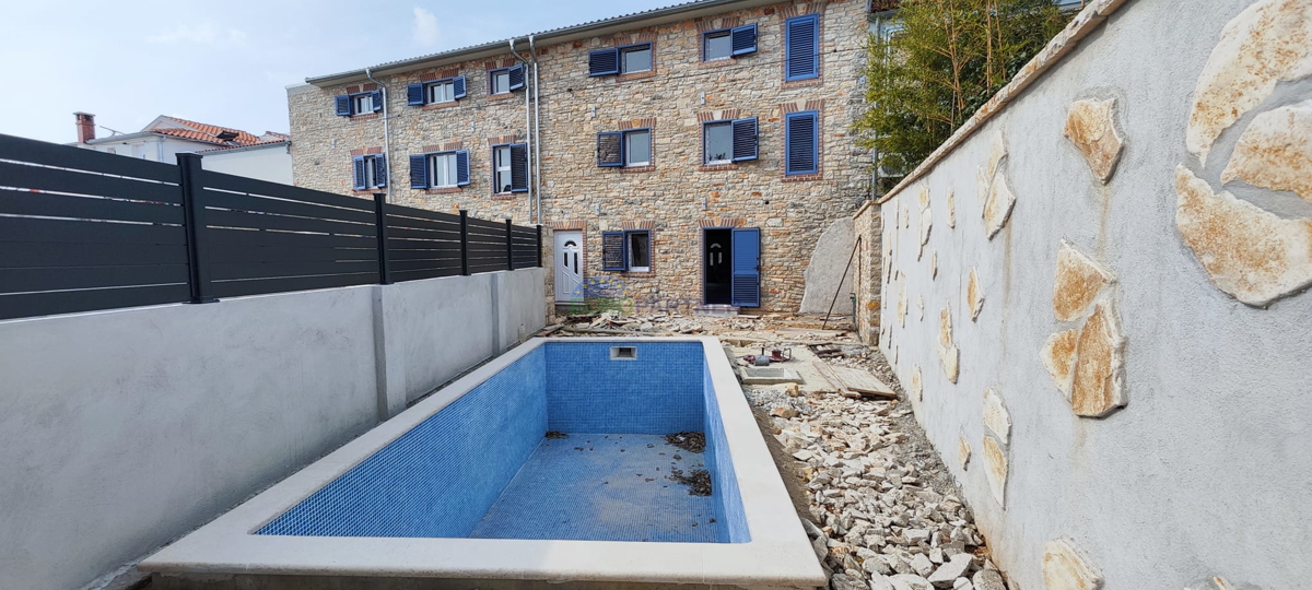 ISTRIA, Svetvinčenat, dintorni - Casa in pietra con piscina