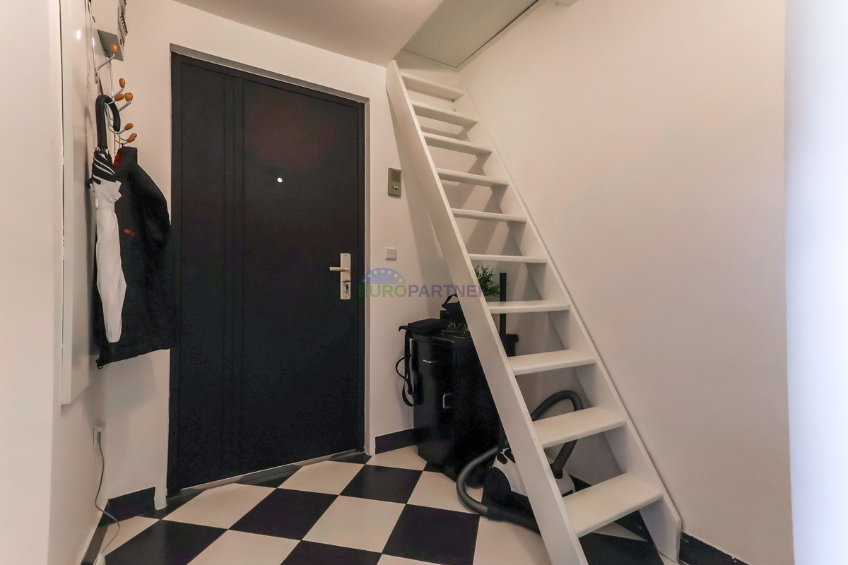 Appartamento con vista mare, 300 metri dal mare, Parenzo, Istria