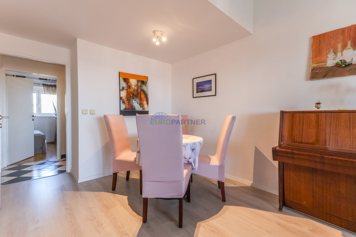 Appartamento con vista mare, 300 metri dal mare, Parenzo, Istria