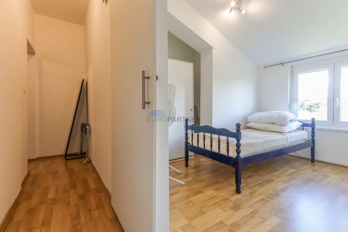 Appartamento con vista mare, 300 metri dal mare, Parenzo, Istria