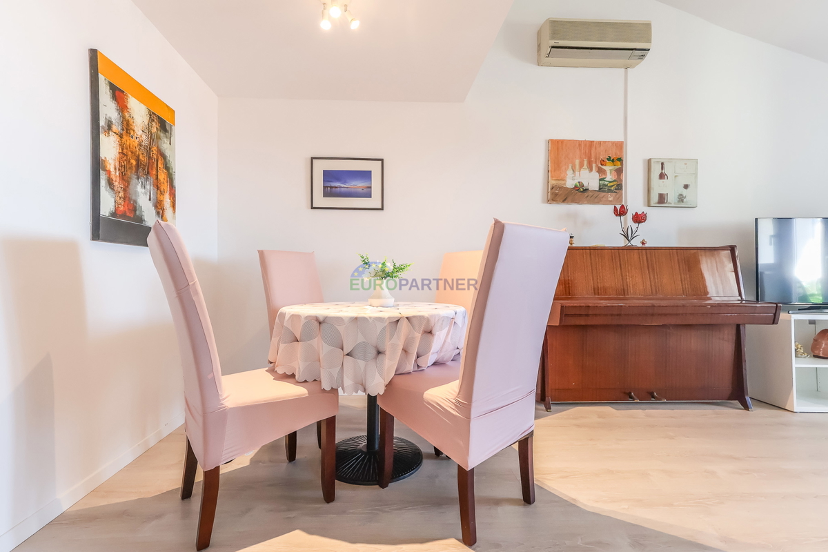 Appartamento con vista mare, 300 metri dal mare, Parenzo, Istria