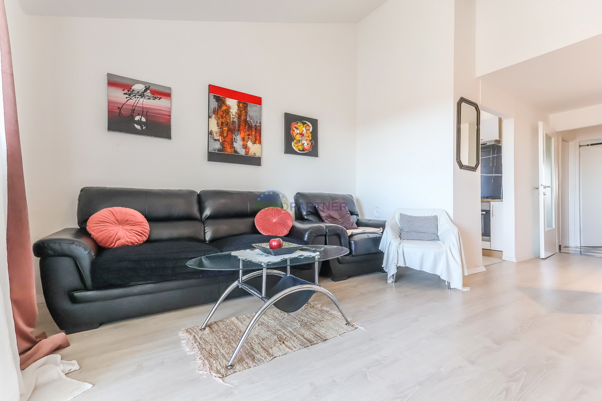 Appartamento con vista mare, 300 metri dal mare, Parenzo, Istria