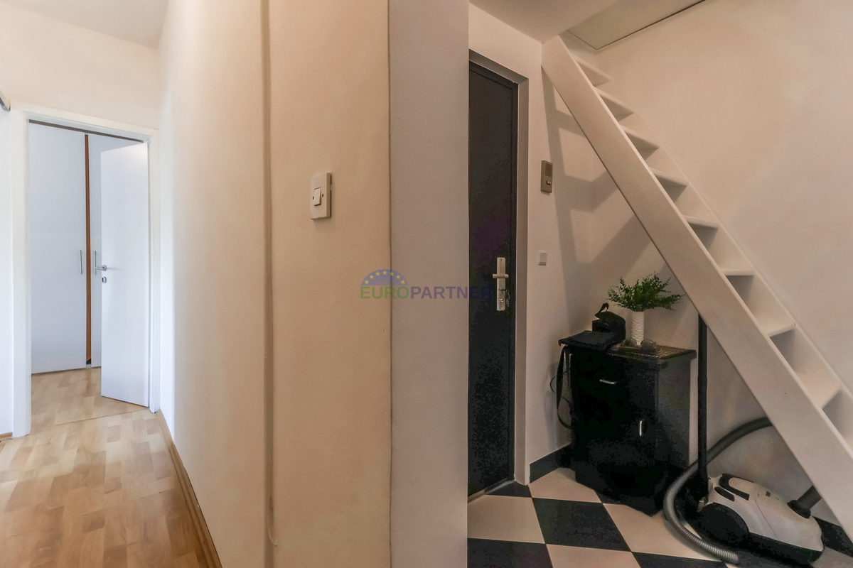 Appartamento con vista mare, 300 metri dal mare, Parenzo, Istria