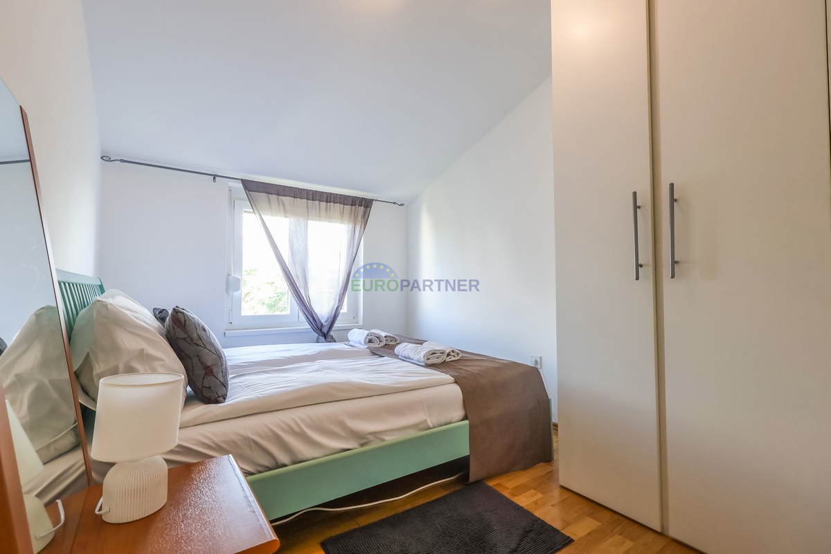 Appartamento con vista mare, 300 metri dal mare, Parenzo, Istria