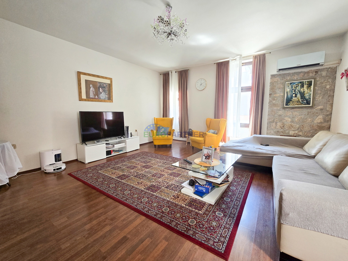 Istria, Parenzo, appartamento ammobiliato nel centro della città