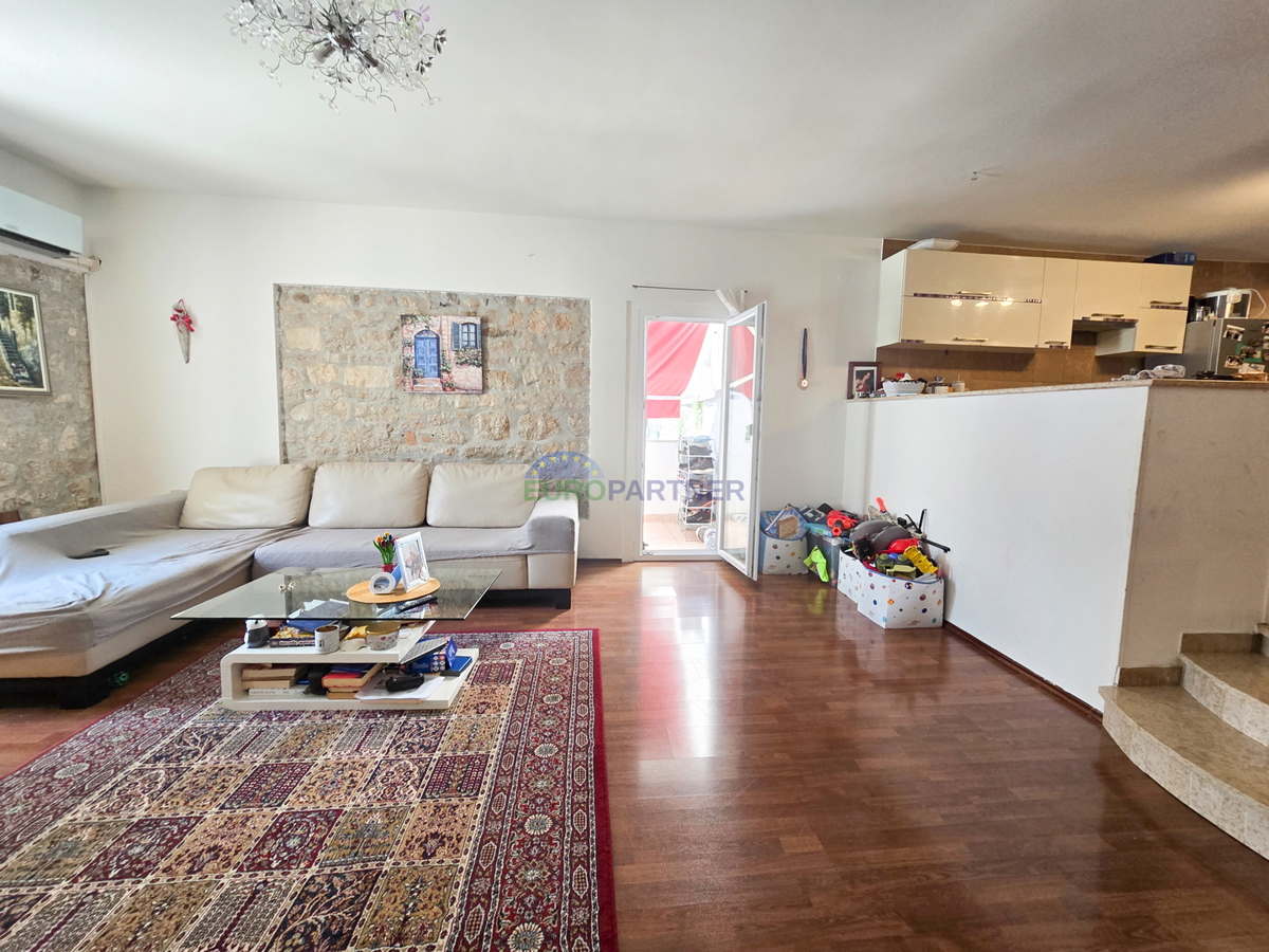 Istria, Parenzo, appartamento ammobiliato nel centro della città