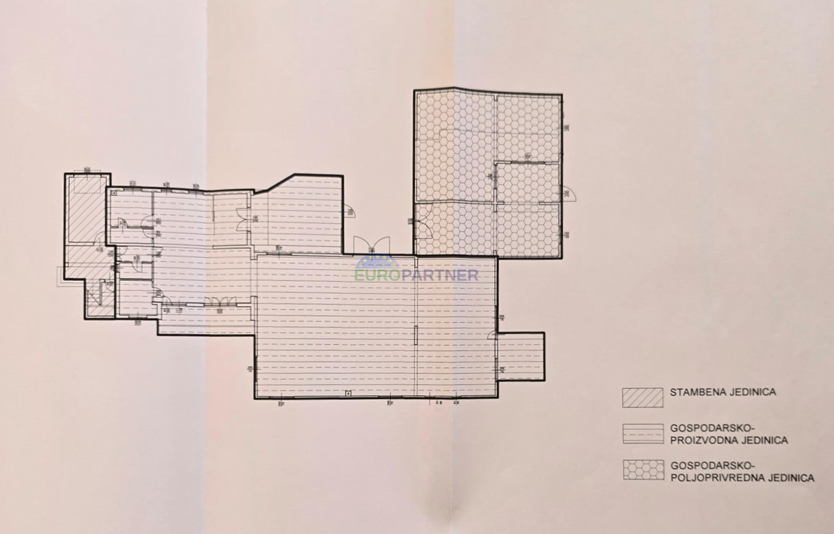 Casa familiare con locale commerciale, capannone di produzione/magazzino, vicino a Visignano
