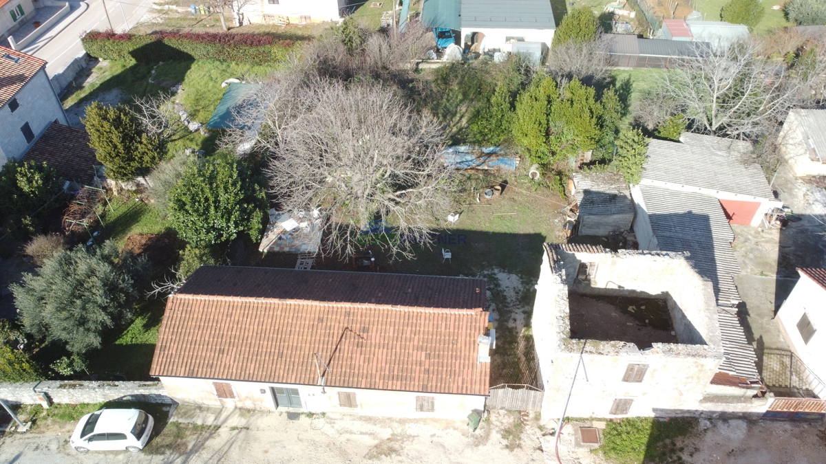 Due cottage in pietra, dintorni di Poreč