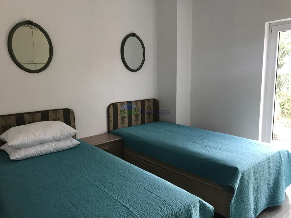 Due cottage in pietra, dintorni di Poreč