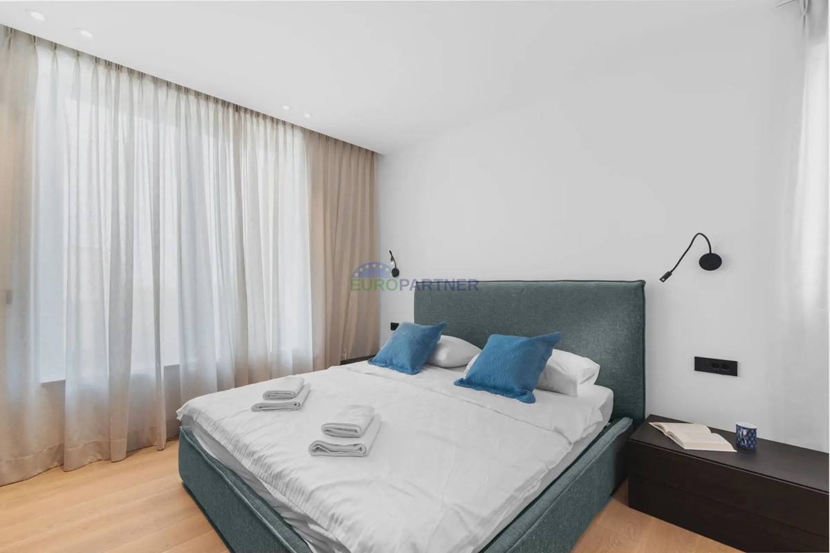 Attico con vista mare, a 800 m dal mare, dintorni di Parenzo