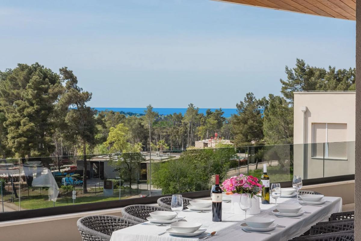 Attico con vista mare, a 800 m dal mare, dintorni di Parenzo