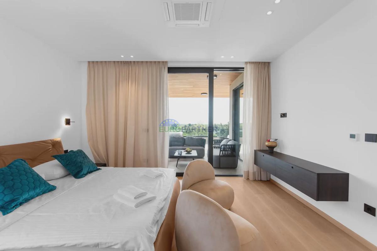 Attico con vista mare, a 800 m dal mare, dintorni di Parenzo