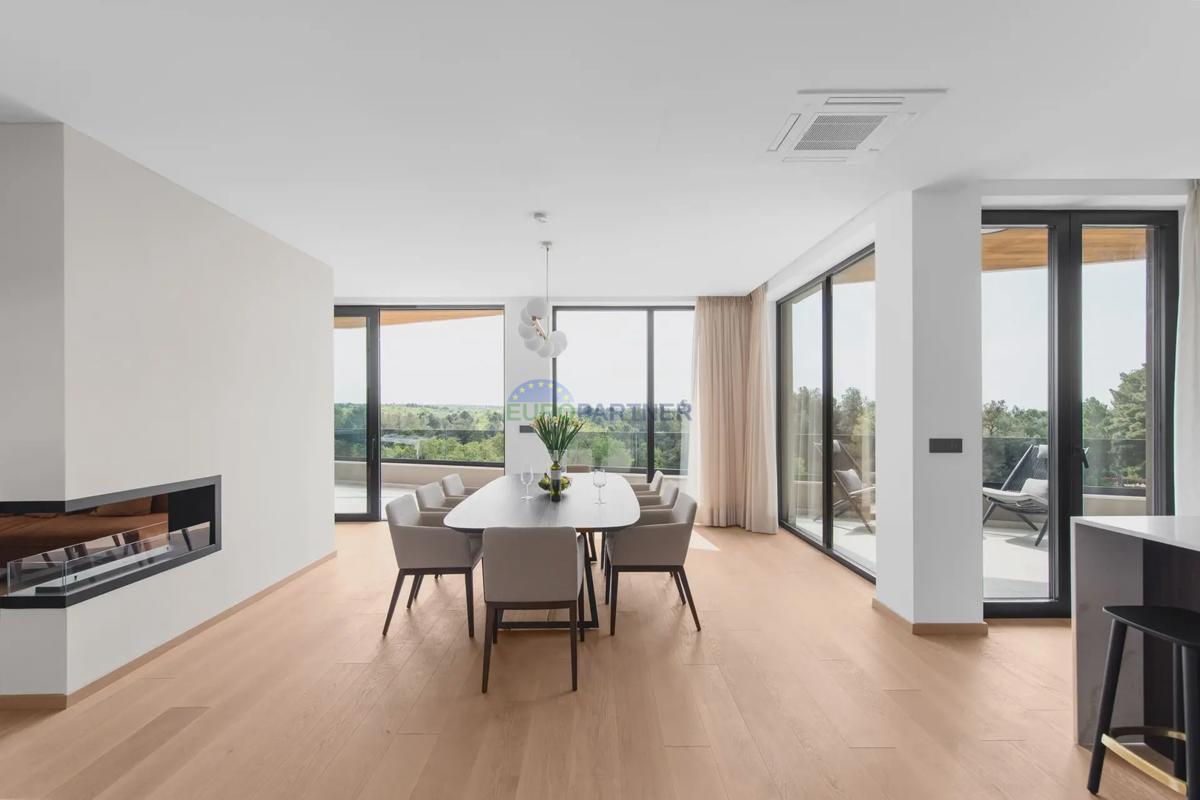 Attico con vista mare, a 800 m dal mare, dintorni di Parenzo