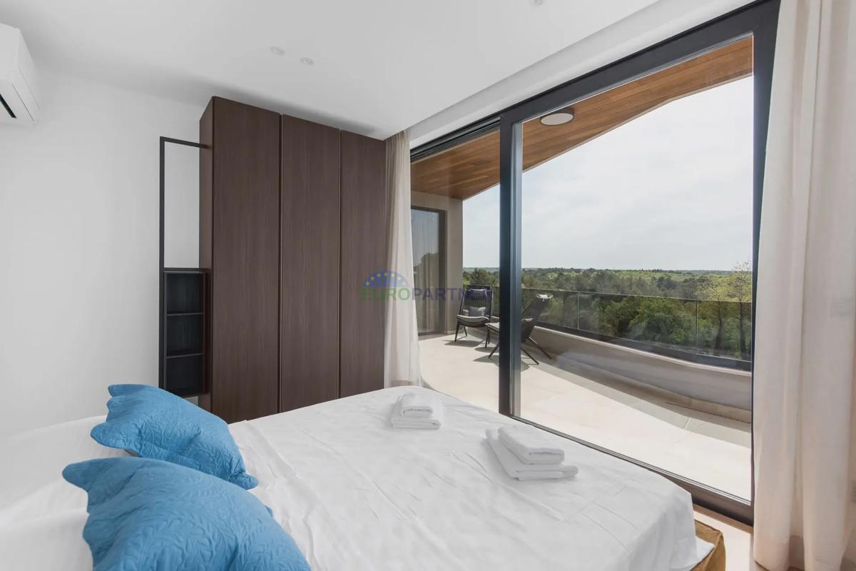 Attico con vista mare, a 800 m dal mare, dintorni di Parenzo