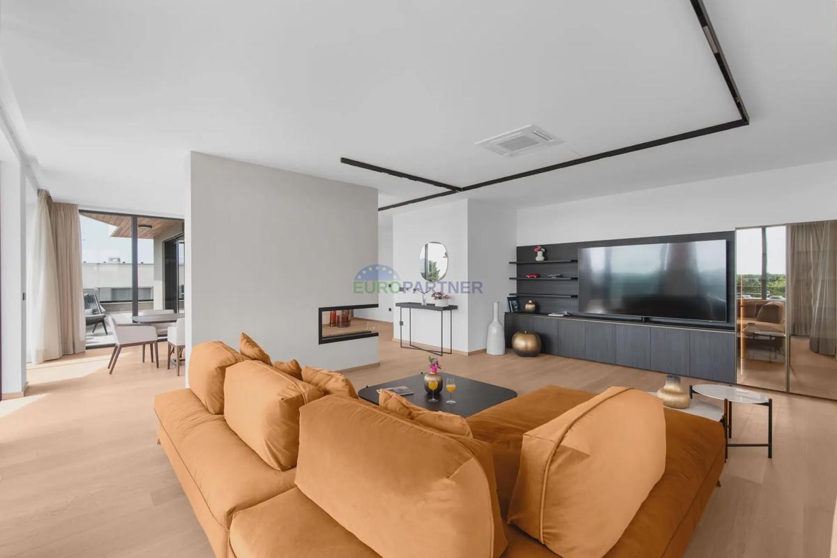 Attico con vista mare, a 800 m dal mare, dintorni di Parenzo