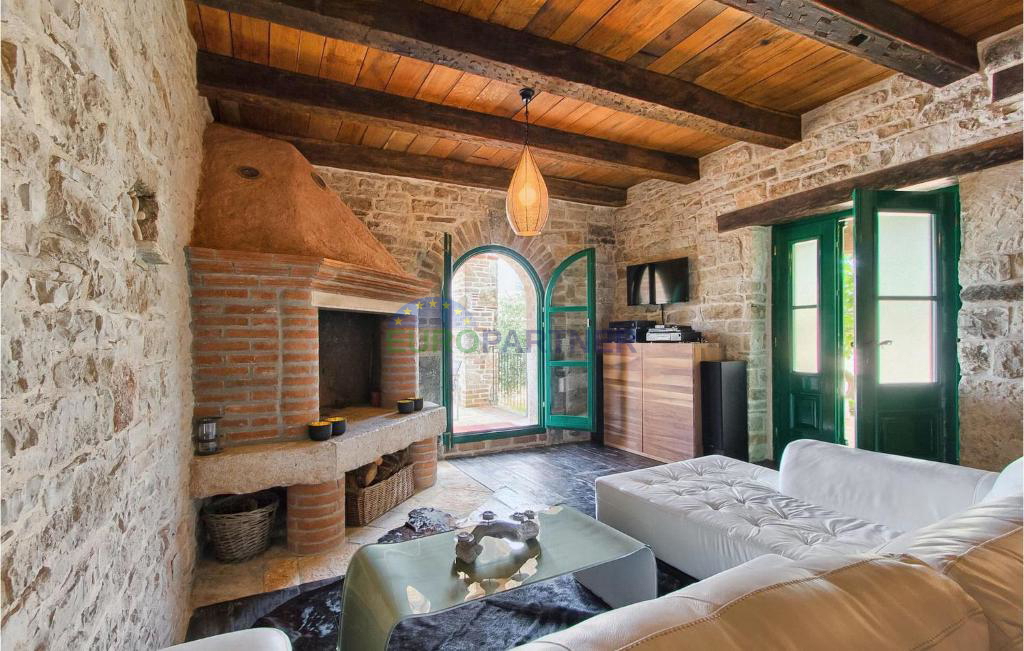 Istria, Baderna, autentica casa in pietra dopo la ristrutturazione
