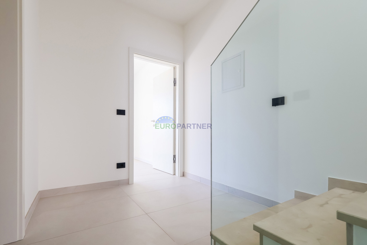 Casa a schiera con piscina, a 900 m dal mare, Poreč