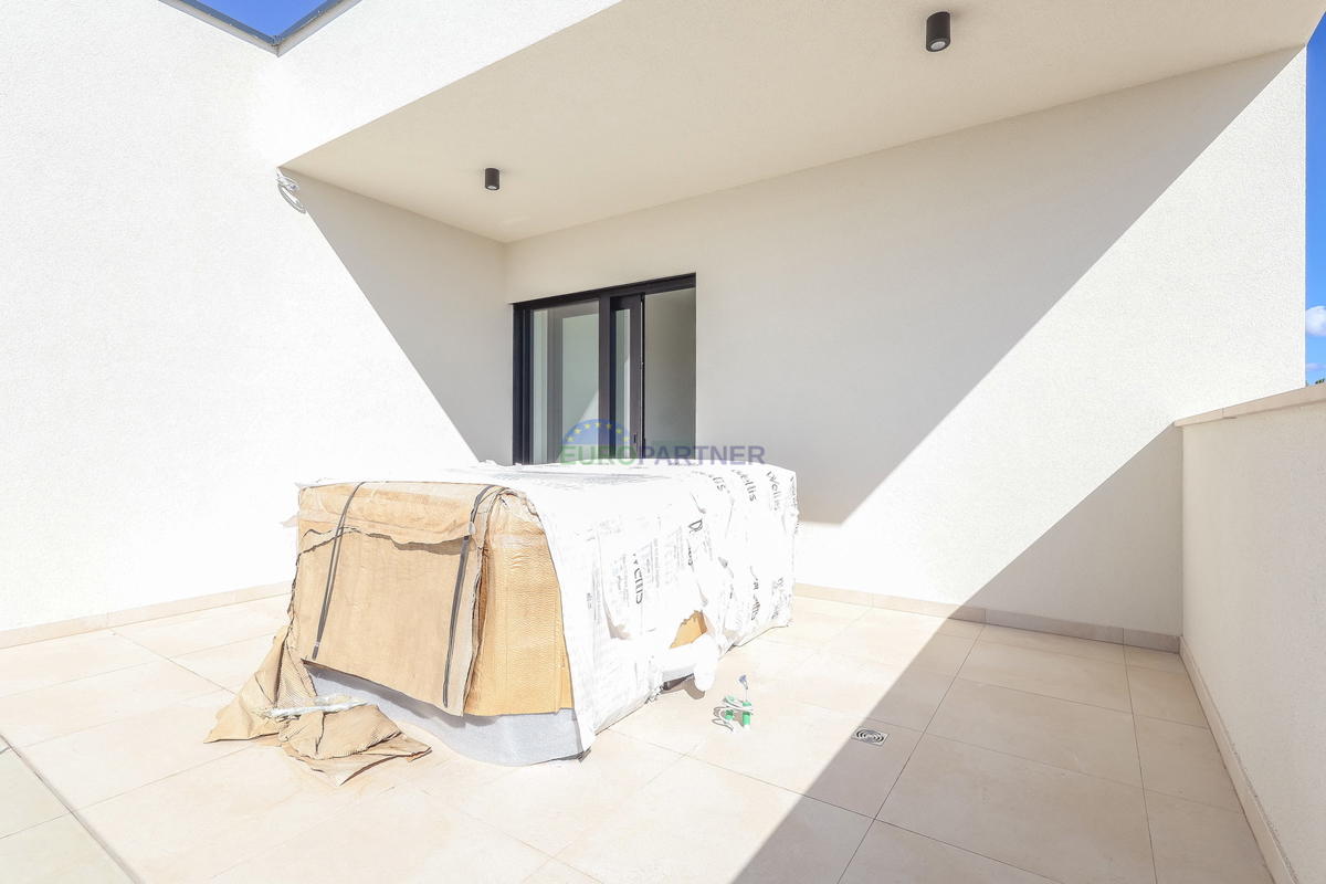 Casa a schiera con piscina, a 900 m dal mare, Poreč