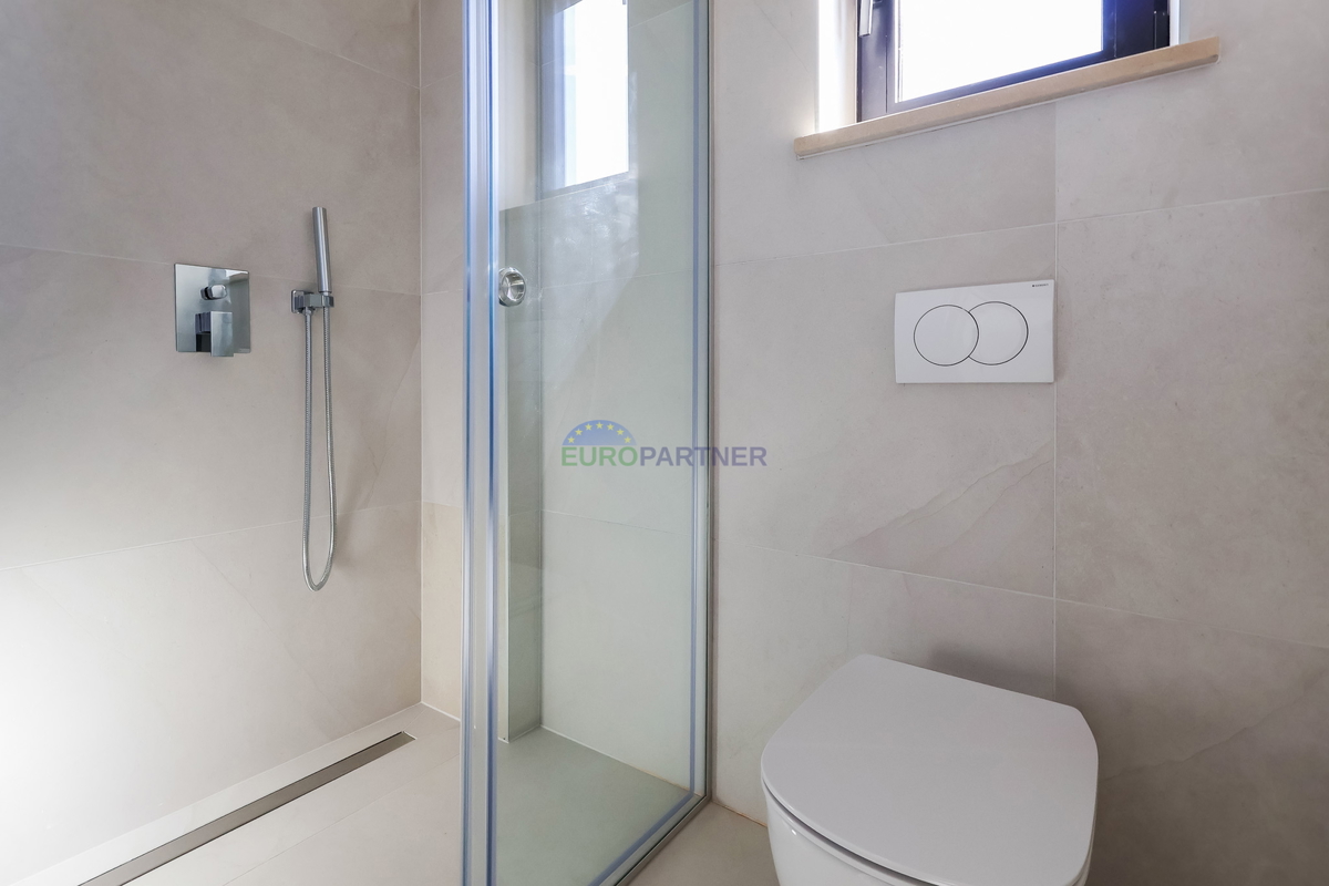 Casa a schiera con piscina, a 900 m dal mare, Poreč