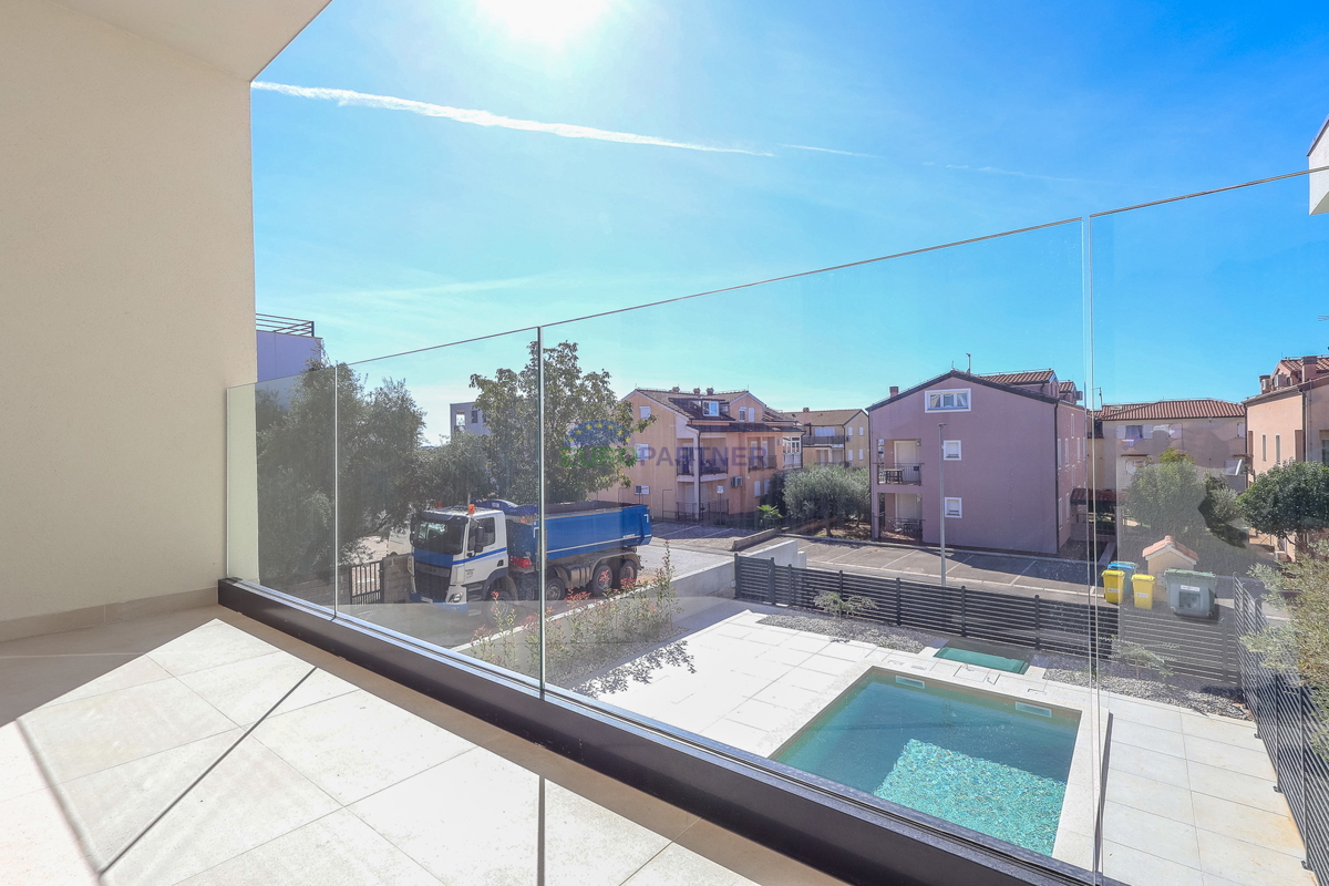 Casa a schiera con piscina, a 900 m dal mare, Poreč