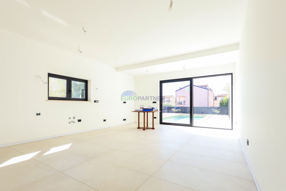 Casa a schiera con piscina, a 900 m dal mare, Poreč