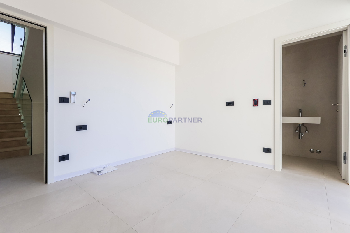 Casa a schiera con piscina, a 900 m dal mare, Poreč