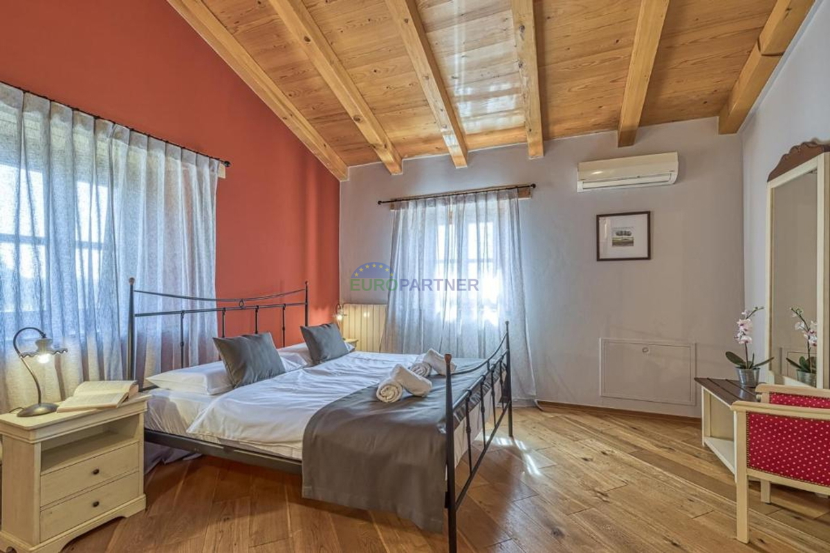 Unica villa in pietra autoctona con piscina, Porec