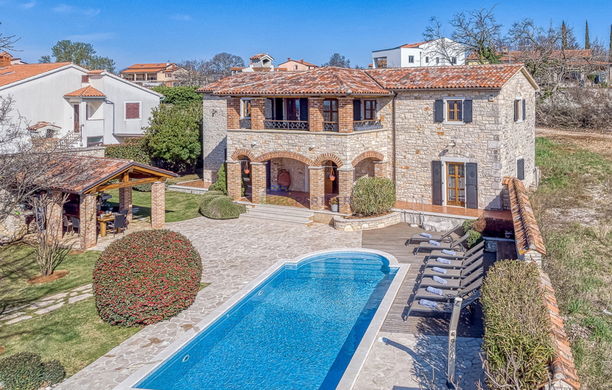 Unica villa in pietra autoctona con piscina, Porec