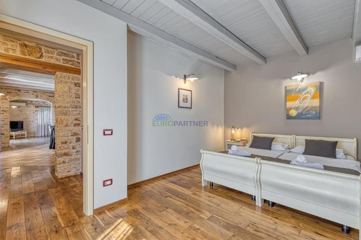Unica villa in pietra autoctona con piscina, Porec