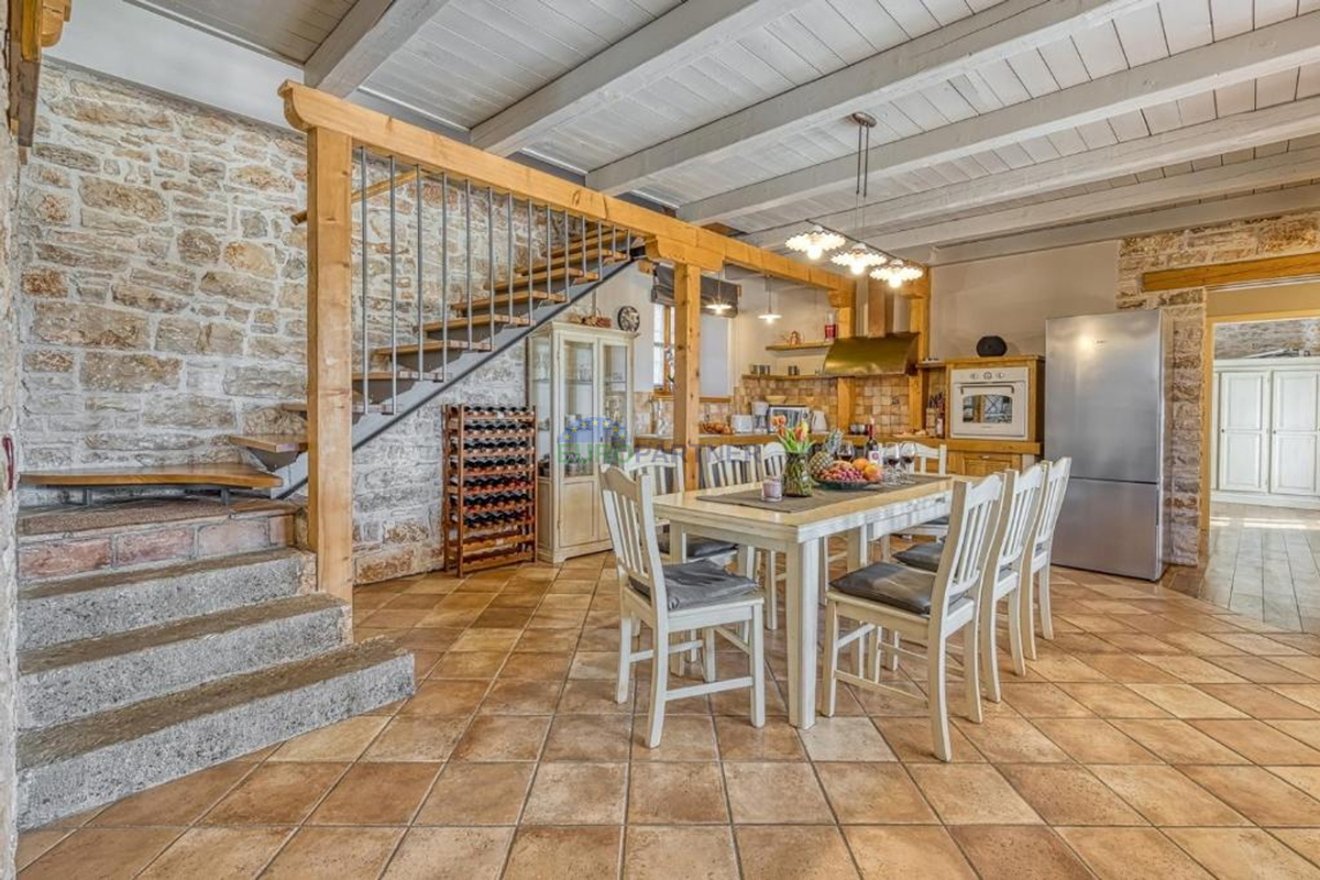 Unica villa in pietra autoctona con piscina, Porec