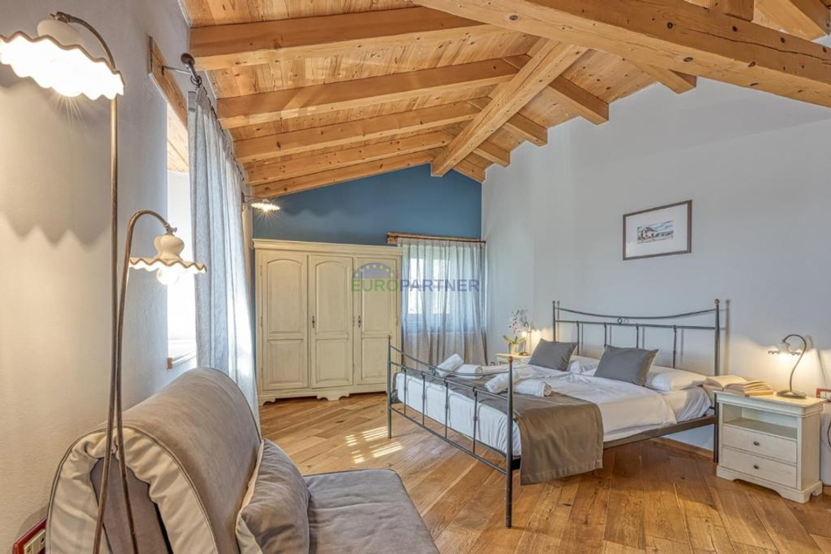 Unica villa in pietra autoctona con piscina, Porec
