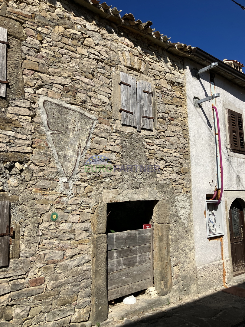 Una vecchia casa di pietra nel cuore dell&apos;Istria