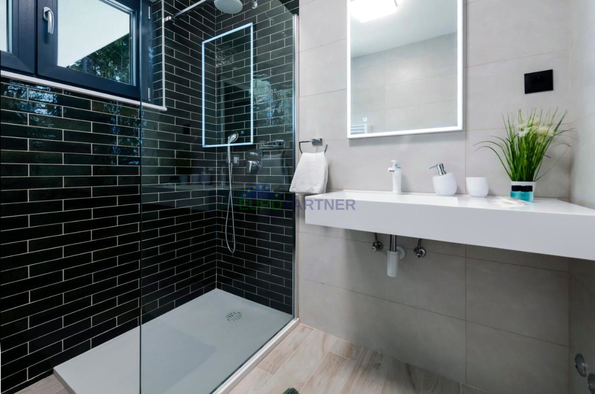 Villa con piscina vicino al mare a Rovigno