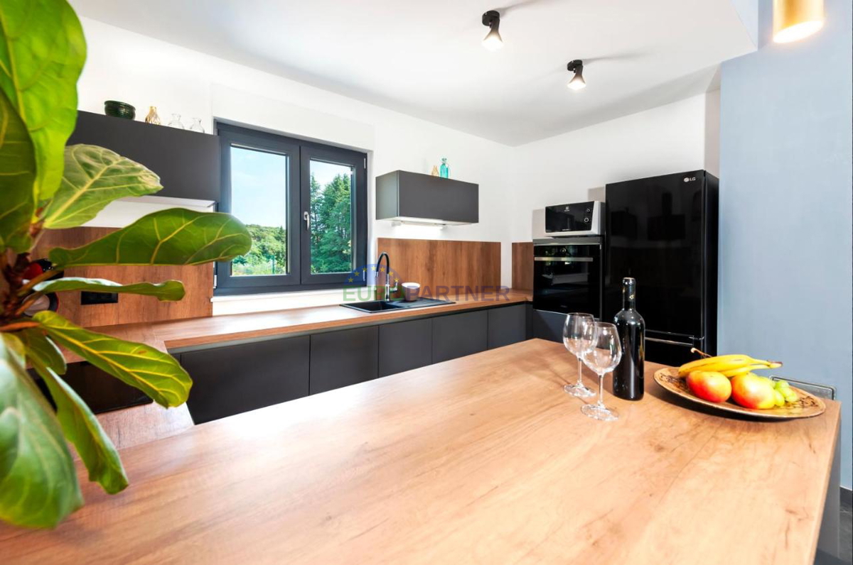 Villa con piscina vicino al mare a Rovigno