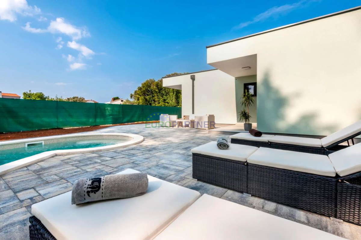 Villa con piscina vicino al mare a Rovigno