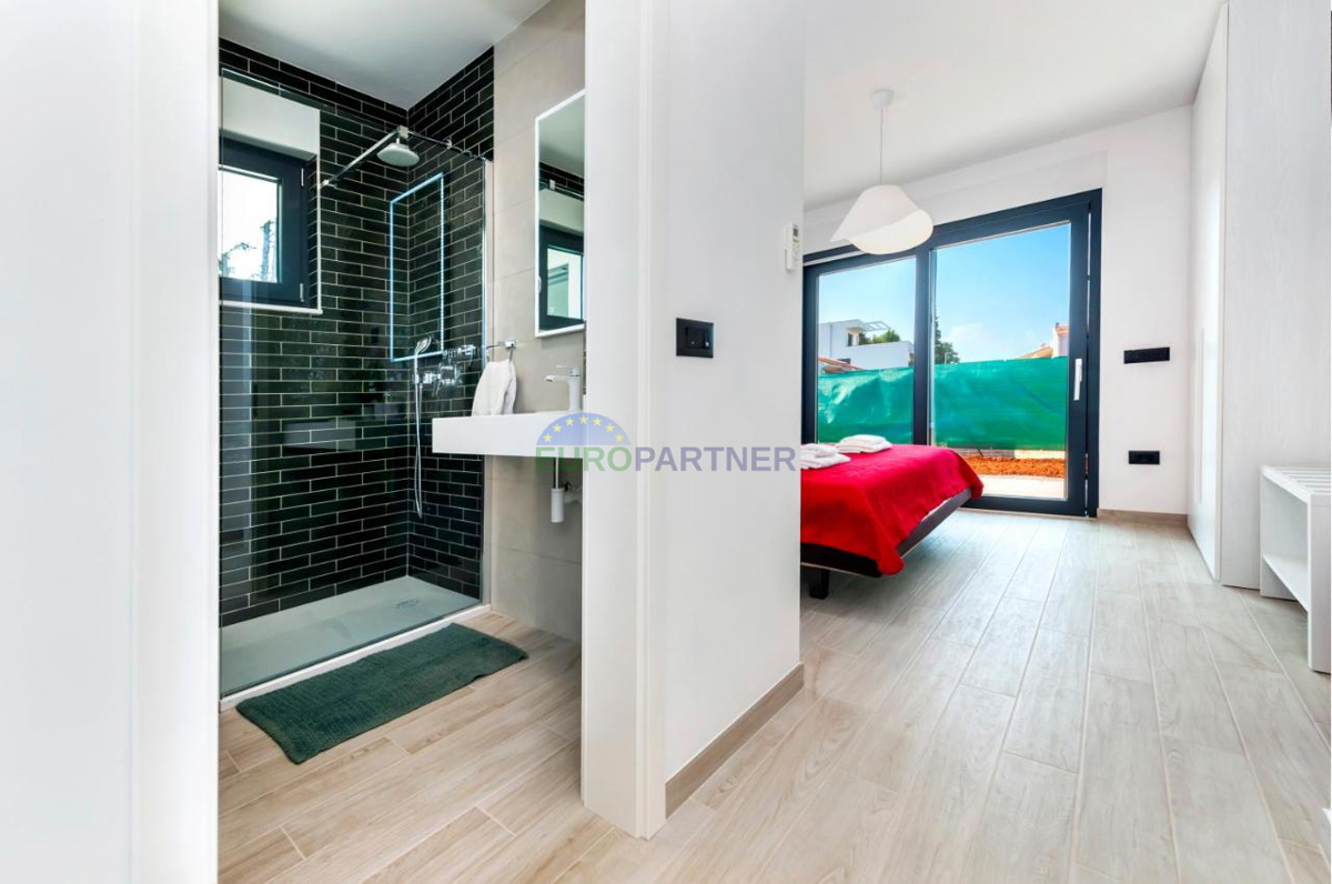 Villa con piscina vicino al mare a Rovigno