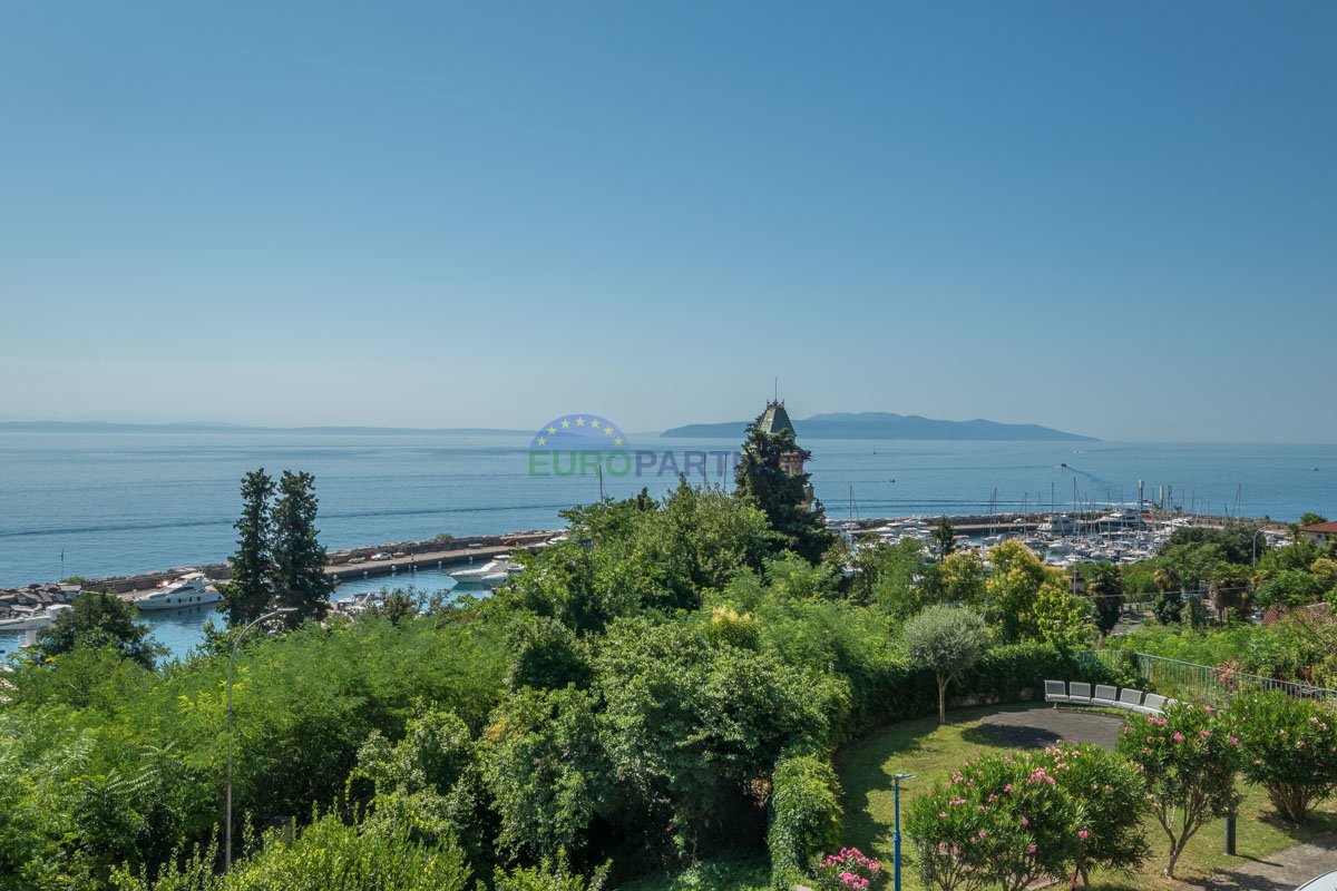 Trilocale con vista mare e 50m dalla spiaggia, Dintorni di Abbazia