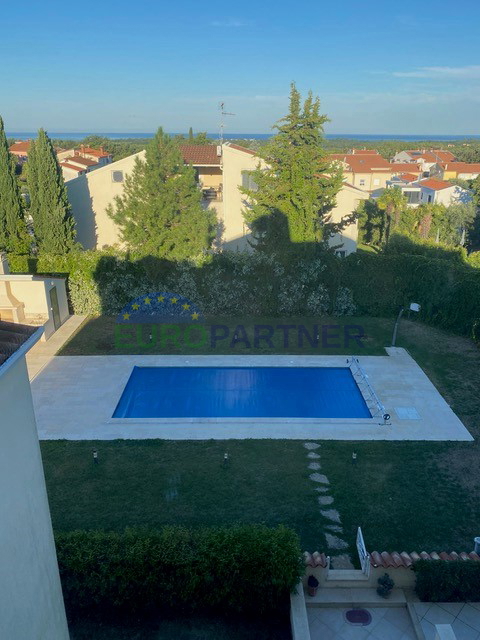 Zona Parenzo, appartamento con ampia terrazza e vista mare!