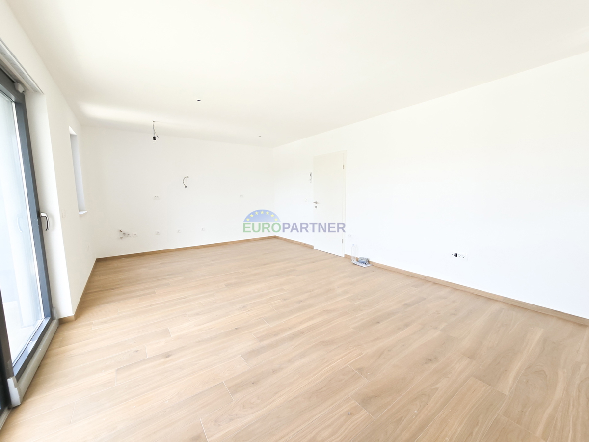 Appartamento, 2 camere da letto + soggiorno, zona Parenzo, 63m2