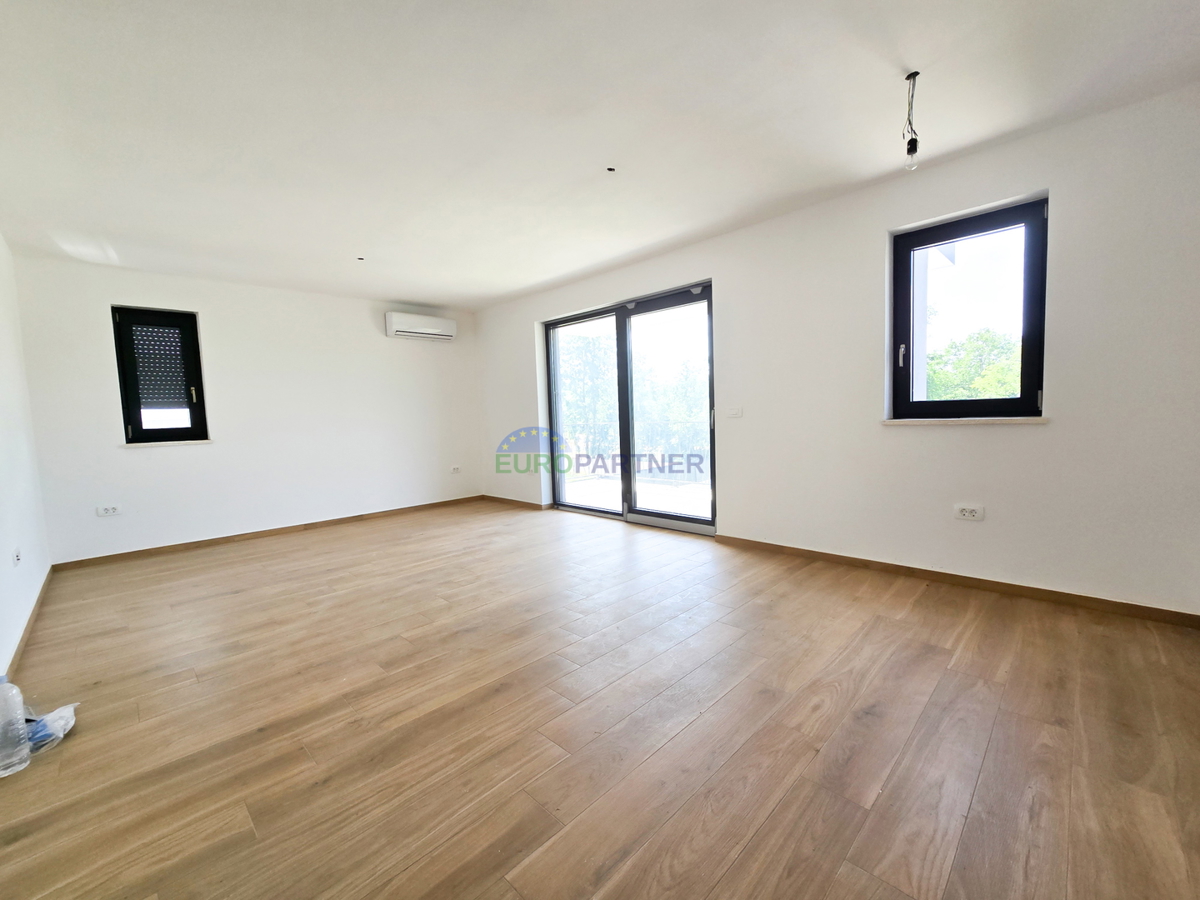 Appartamento, 2 camere da letto + soggiorno, zona Parenzo, 63m2