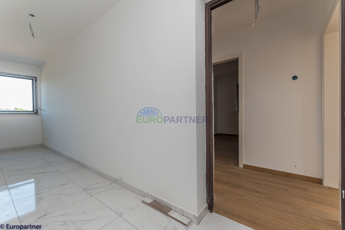 Appartamento, 2 camere da letto + soggiorno, zona Parenzo, 63m2