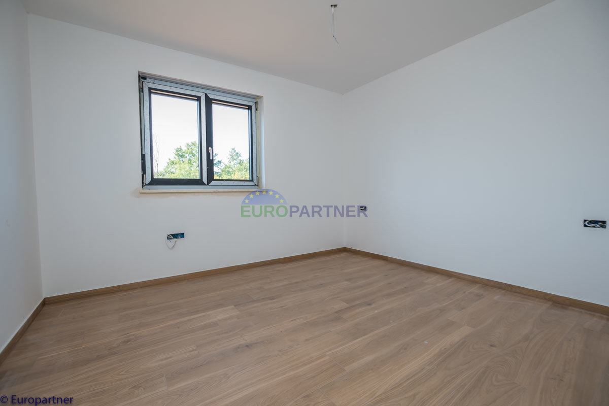 Appartamento, 2 camere da letto + soggiorno, zona Parenzo, 63m2