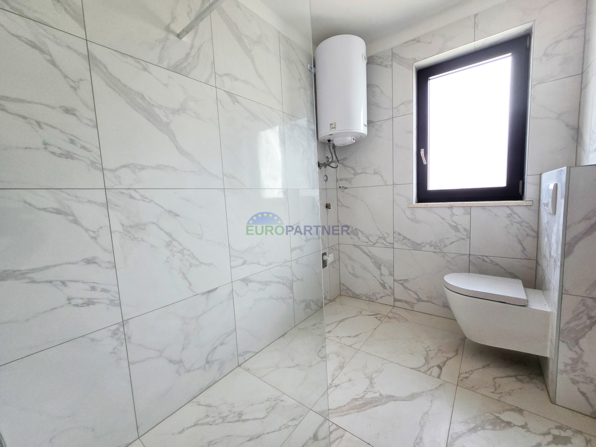 Appartamento, 2 camere da letto + soggiorno, zona Parenzo, 63m2