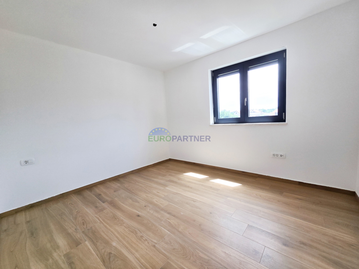 Appartamento, 2 camere da letto + soggiorno, zona Parenzo, 63m2